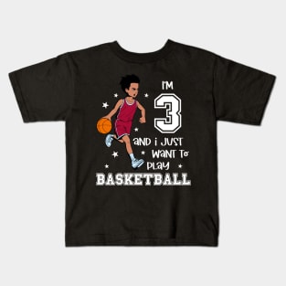 Boy plays basketball - I am 3 Kids T-Shirt